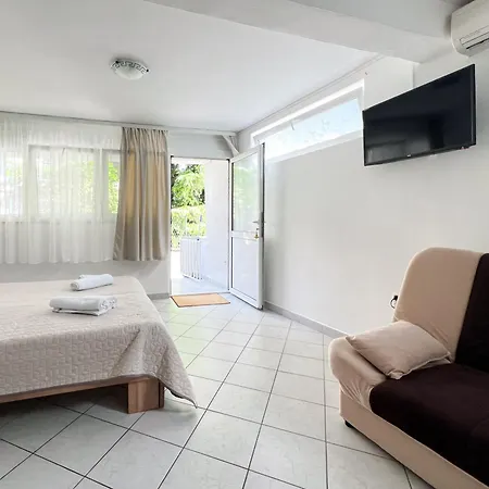 Seaside Apartments And Rooms Baska Voda Exterior photo